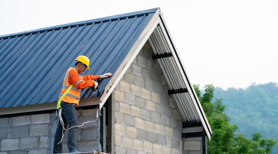 Expert Emergency Roof Repairs services in West Concord, MN